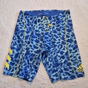 Adidas L 2021 Pro Elite Team Half Tights in the blue edition leopard print